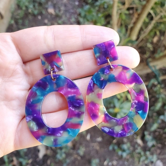 NWOT Rainbow Tortoise Shell Oval Earrings - Picture 2 of 10